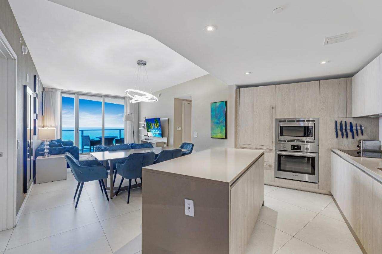 The Ultimate Resort - Beachfront 2 Bedroom Apartment With Direct Ocean View, Rooftop Pool, Hot Tub And Gym Hollywood Dış mekan fotoğraf
